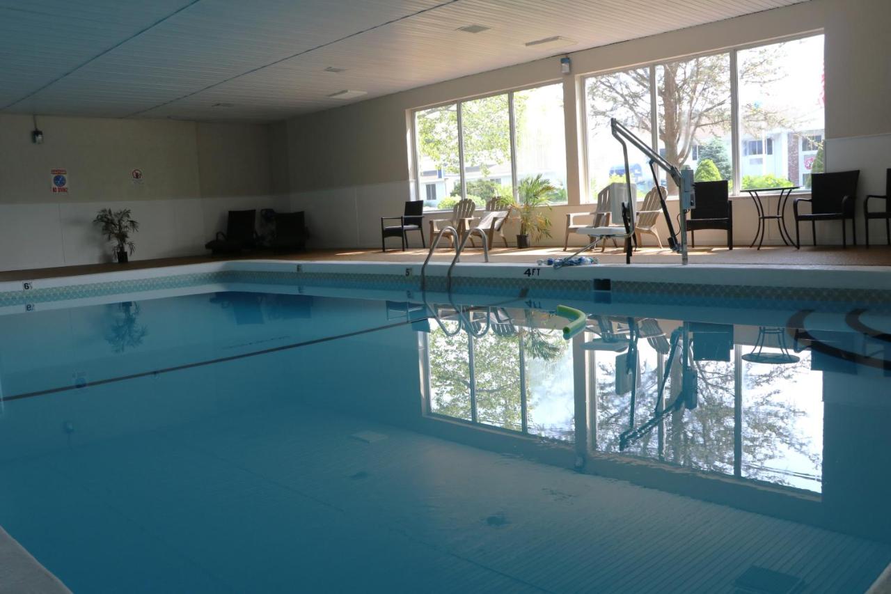 | Sunbird Cape Cod Resort