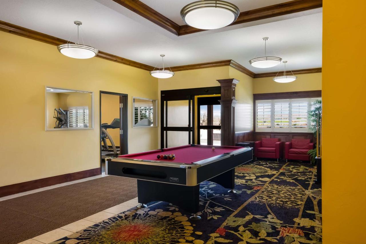 | Best Western Plus Landmark Hotel
