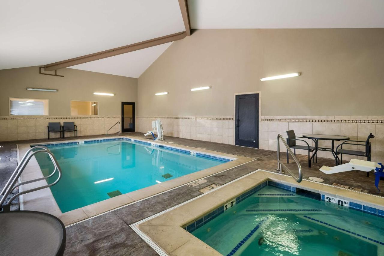 | Best Western Plus Landmark Hotel