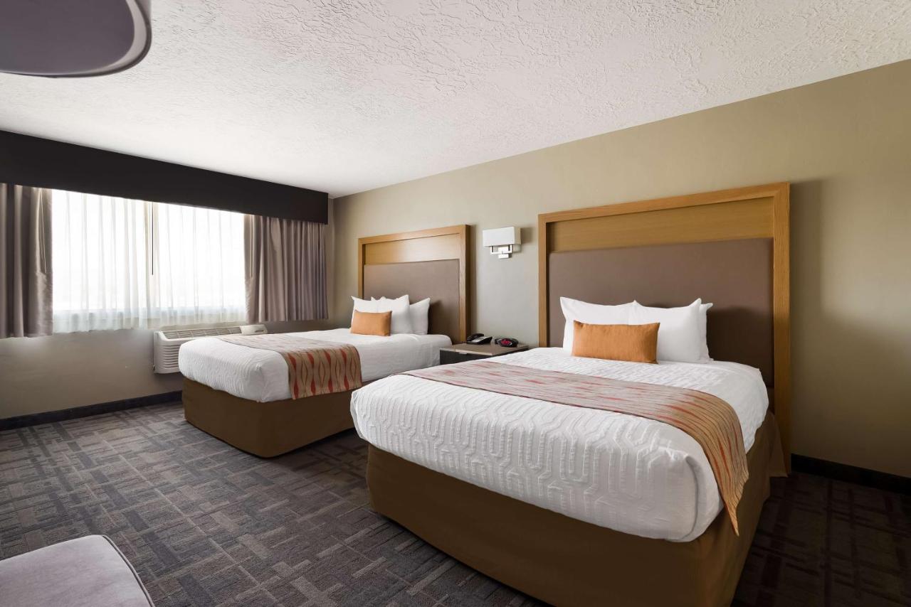 | Best Western Plus Landmark Hotel