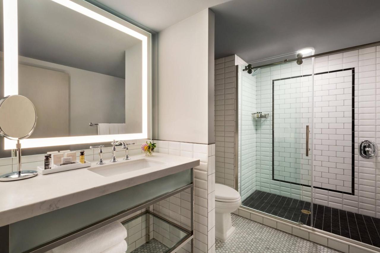 Double Queen Room at Hotel Northland, Autograph Collection