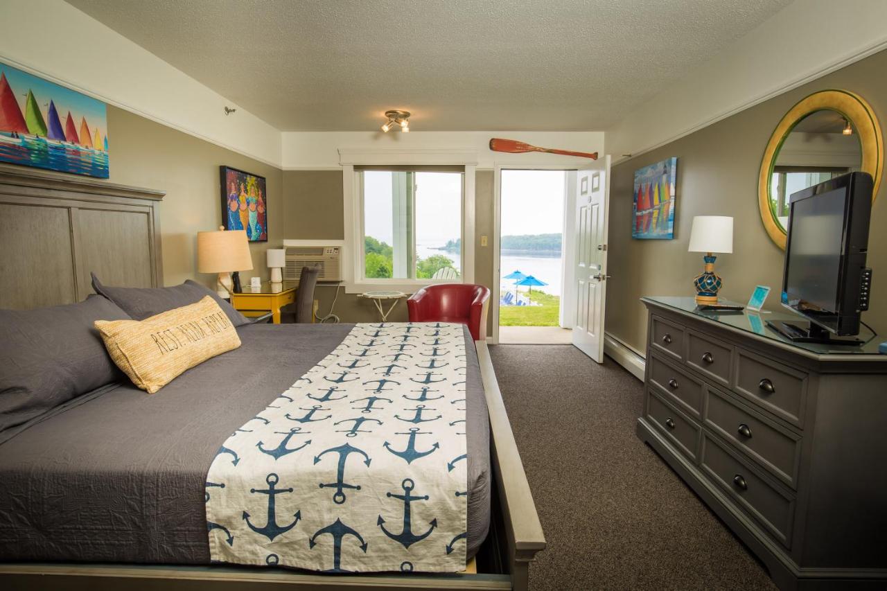 | Strawberry Hill Seaside Inn