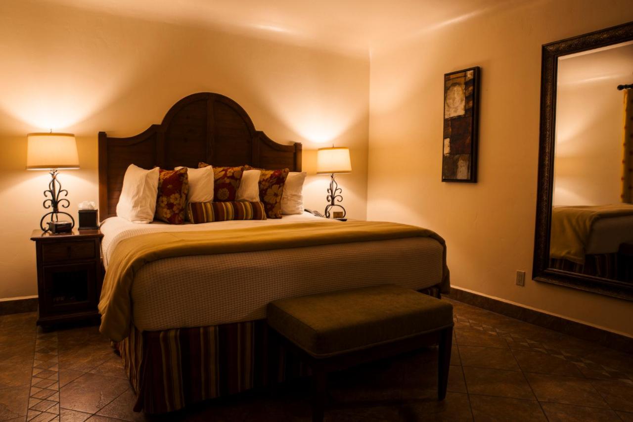 Standard King Room at Los Arboles Hotel