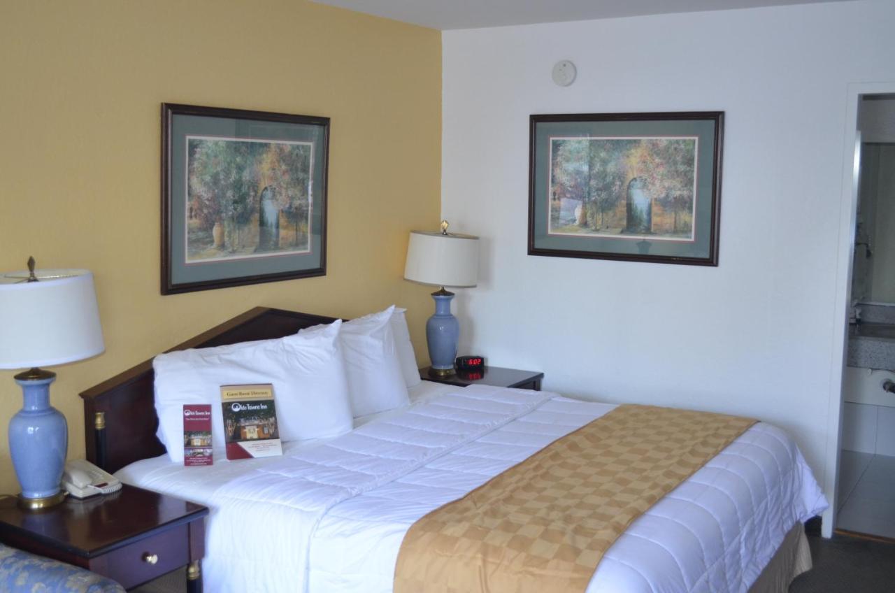 | Olde Towne Inn