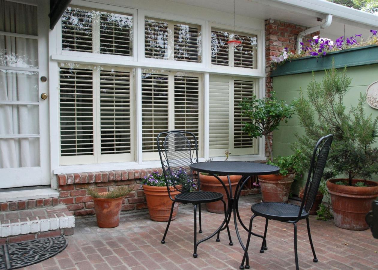 | Carmel Garden Inn