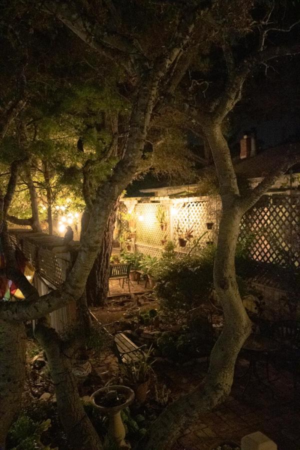 | Carmel Garden Inn