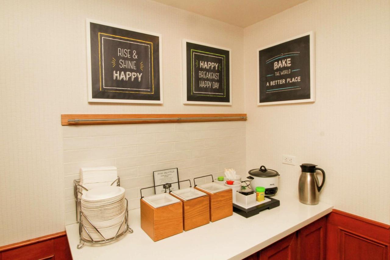 | Hampton Inn Commerce/Novi