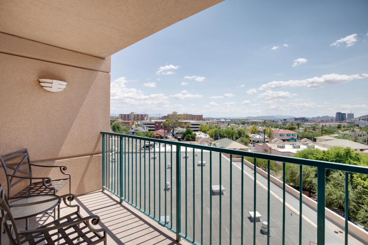 King Suite with Sofa Bed at Tucson Marriott University Park