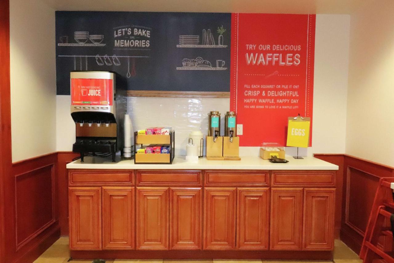 | Hampton Inn Commerce/Novi