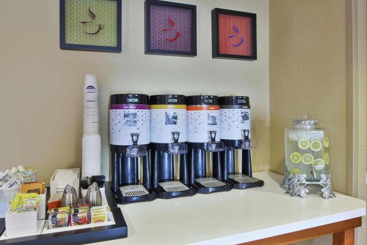 | Hampton Inn Commerce/Novi