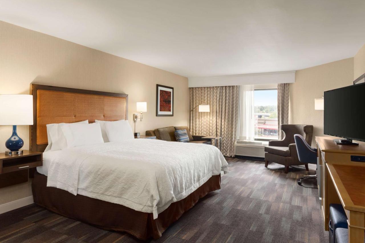 King Suite at Hampton Inn Fort Smith