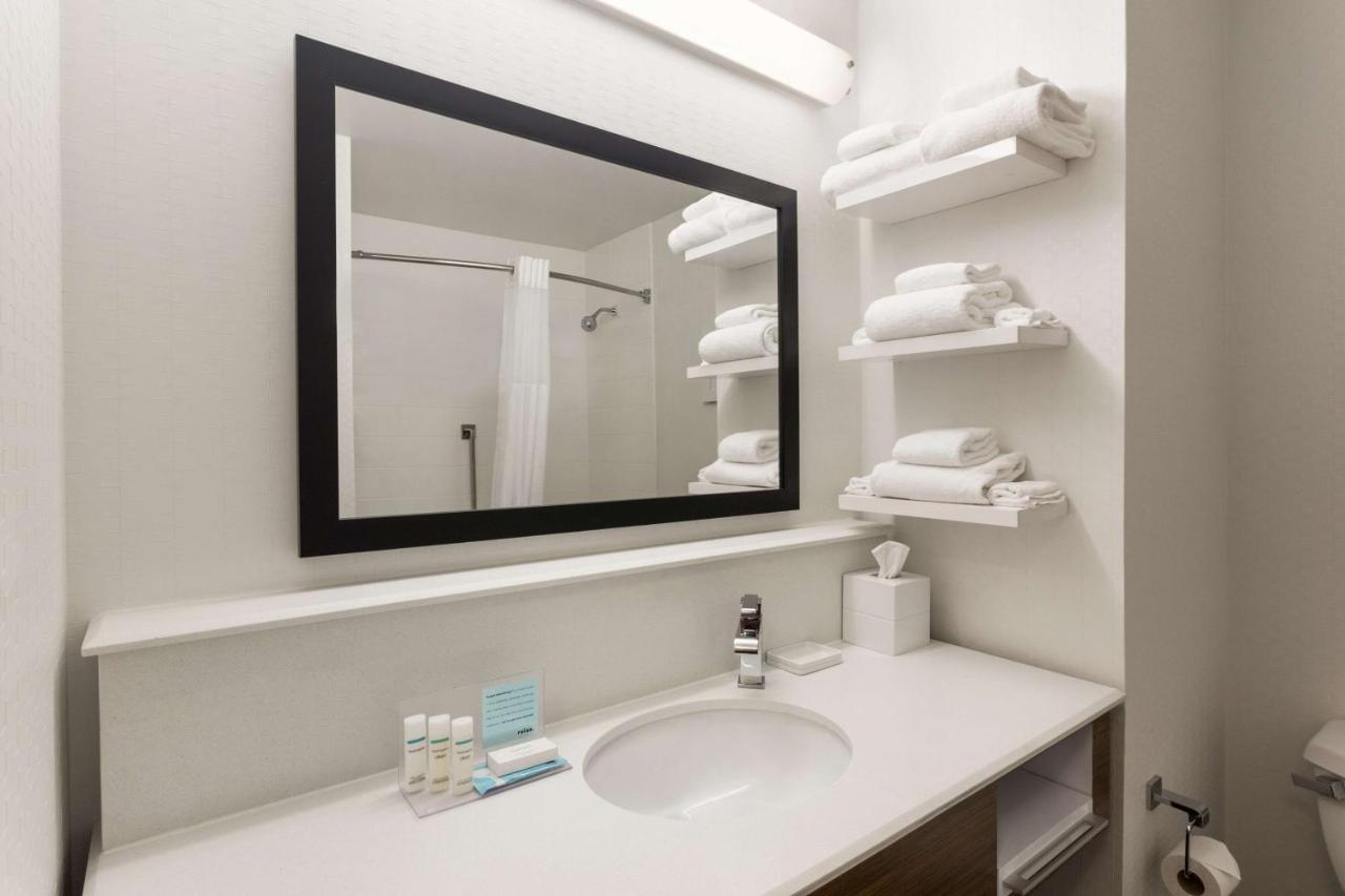 King Suite at Hampton Inn Fort Smith