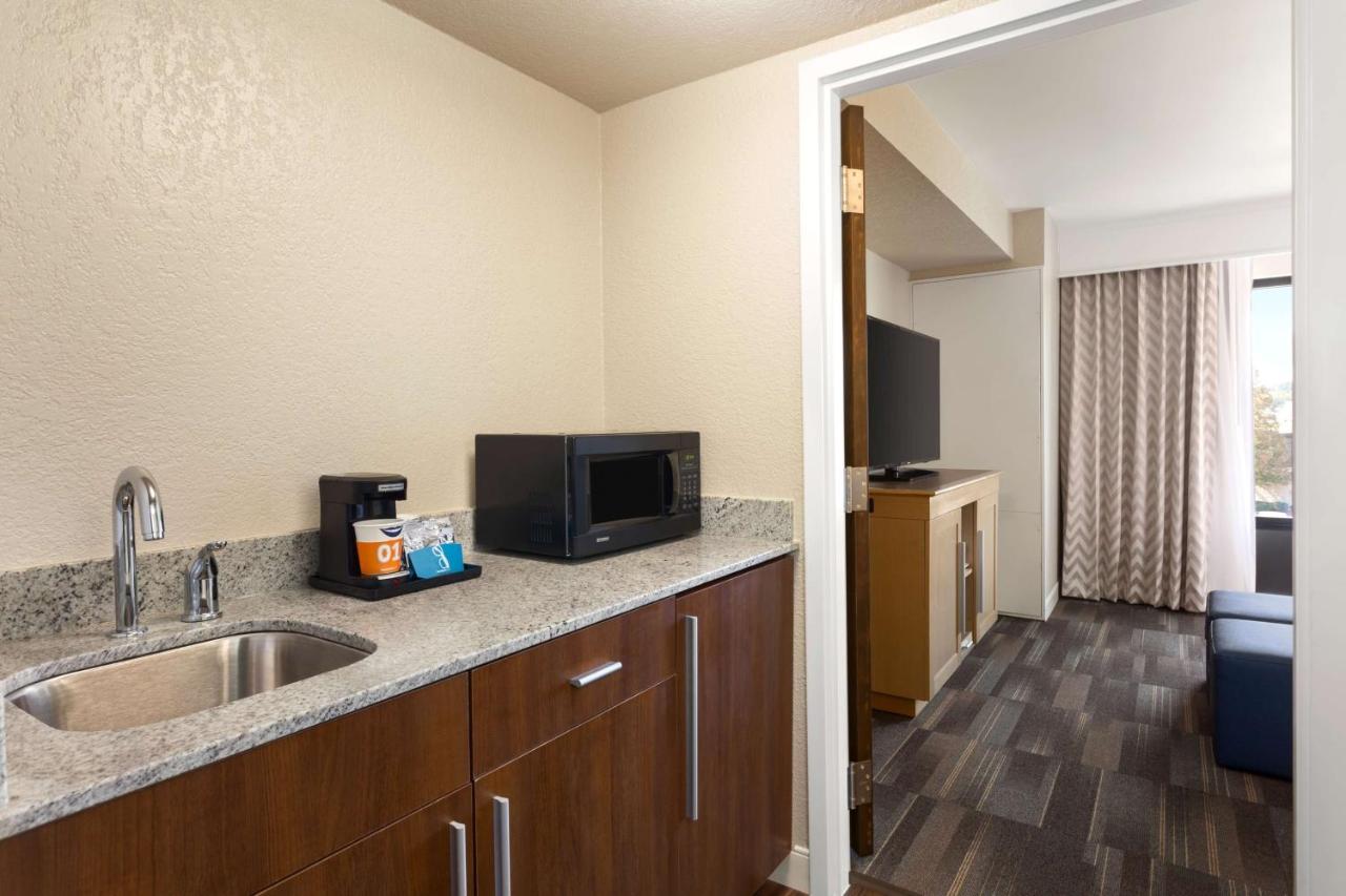 One-Bedroom King Suite - Non-Smoking at Hampton Inn Fort Smith