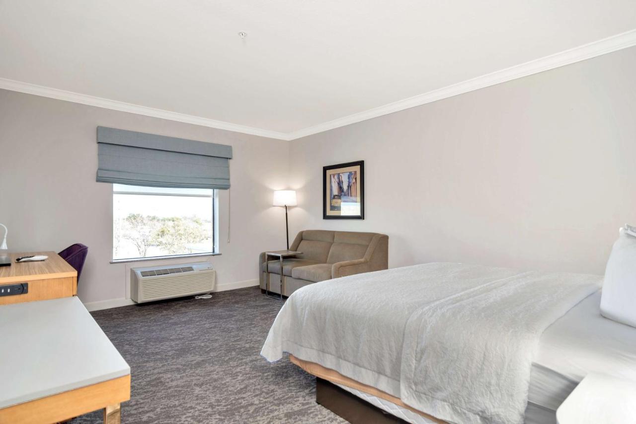 King Study with Sofa Bed - Non-Smoking at Hampton Inn & Suites Fort Worth-Fossil Creek