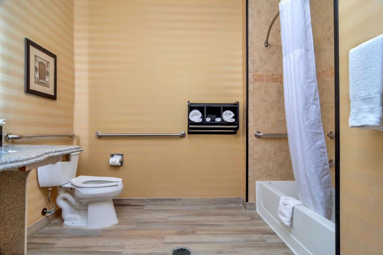 King Room - Hearing Disability Access/Non-Smoking at Hampton Inn & Suites Fort Worth-Fossil Creek