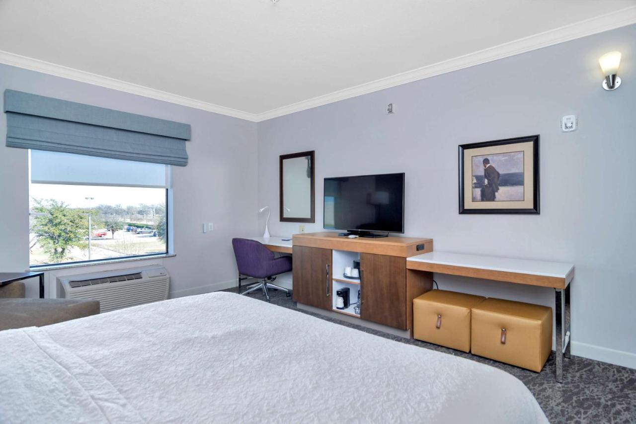 King Room - Hearing Disability Access/Non-Smoking at Hampton Inn & Suites Fort Worth-Fossil Creek