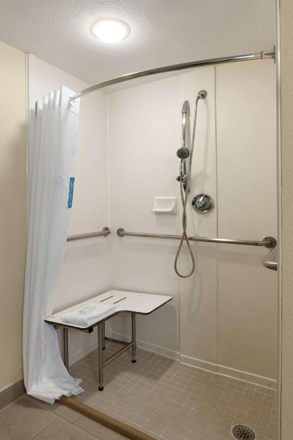 Queen Room with Two Queen Beds - Hearing Accessible/Roll in Shower - Non-Smoking at Hampton Inn & Suites Houston/Clear Lake-Nasa Area