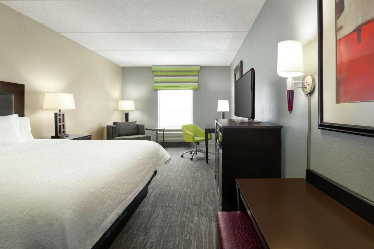 King Room - Non-Smoking at Hampton Inn & Suites Houston/Clear Lake-Nasa Area