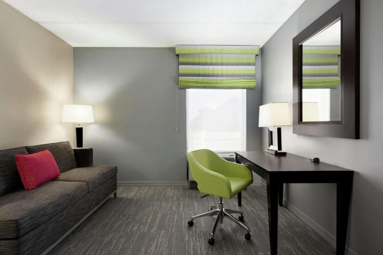 Non-Smoking King Study at Hampton Inn & Suites Houston/Clear Lake-Nasa Area
