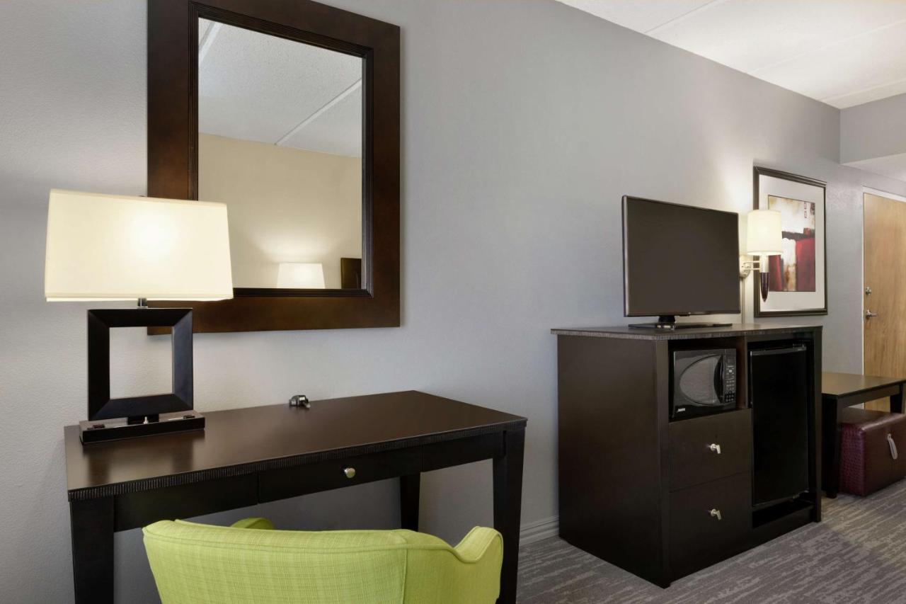 King Room - Non-Smoking at Hampton Inn & Suites Houston/Clear Lake-Nasa Area