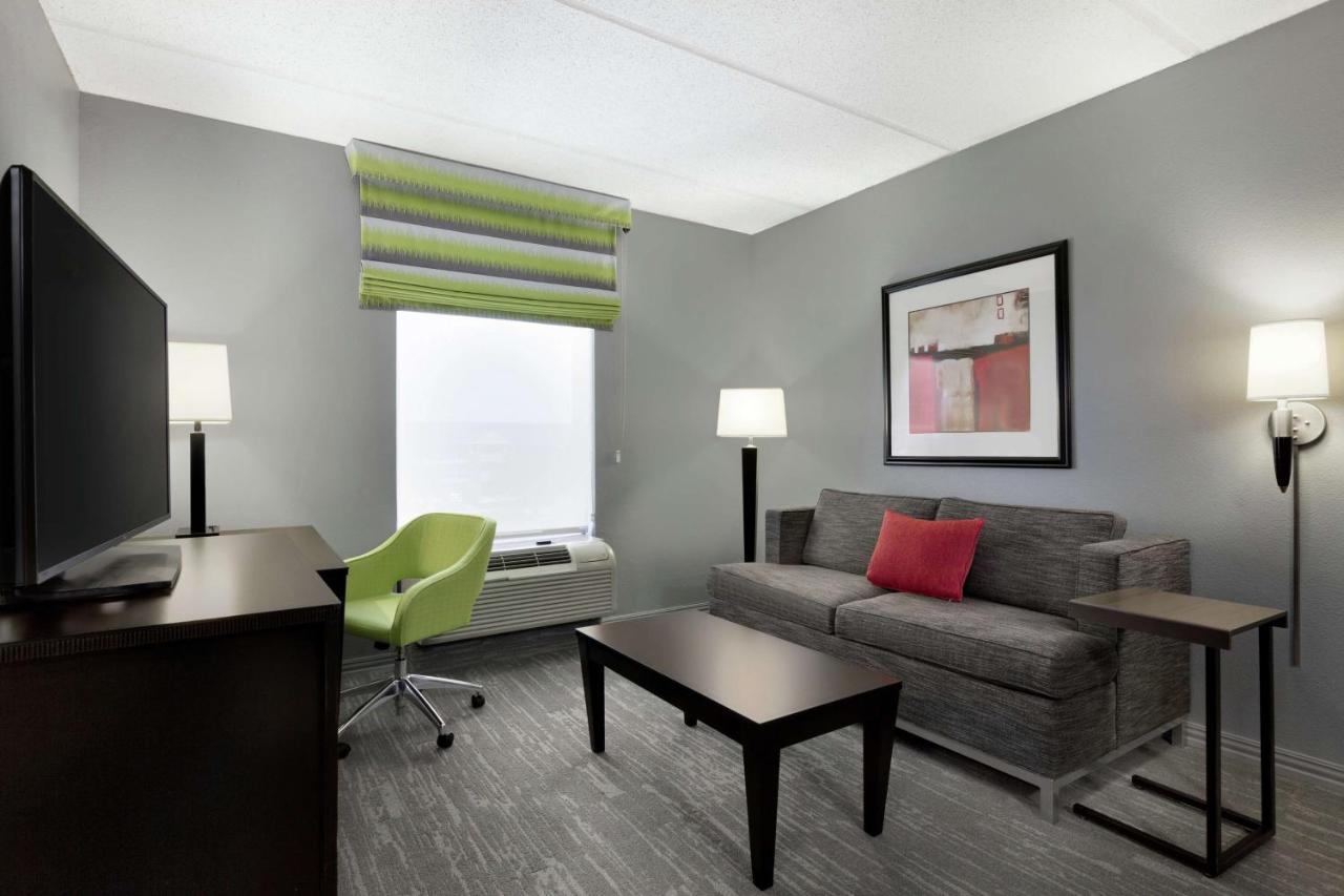 Non-Smoking King Suite with Kitchenette at Hampton Inn & Suites Houston/Clear Lake-Nasa Area