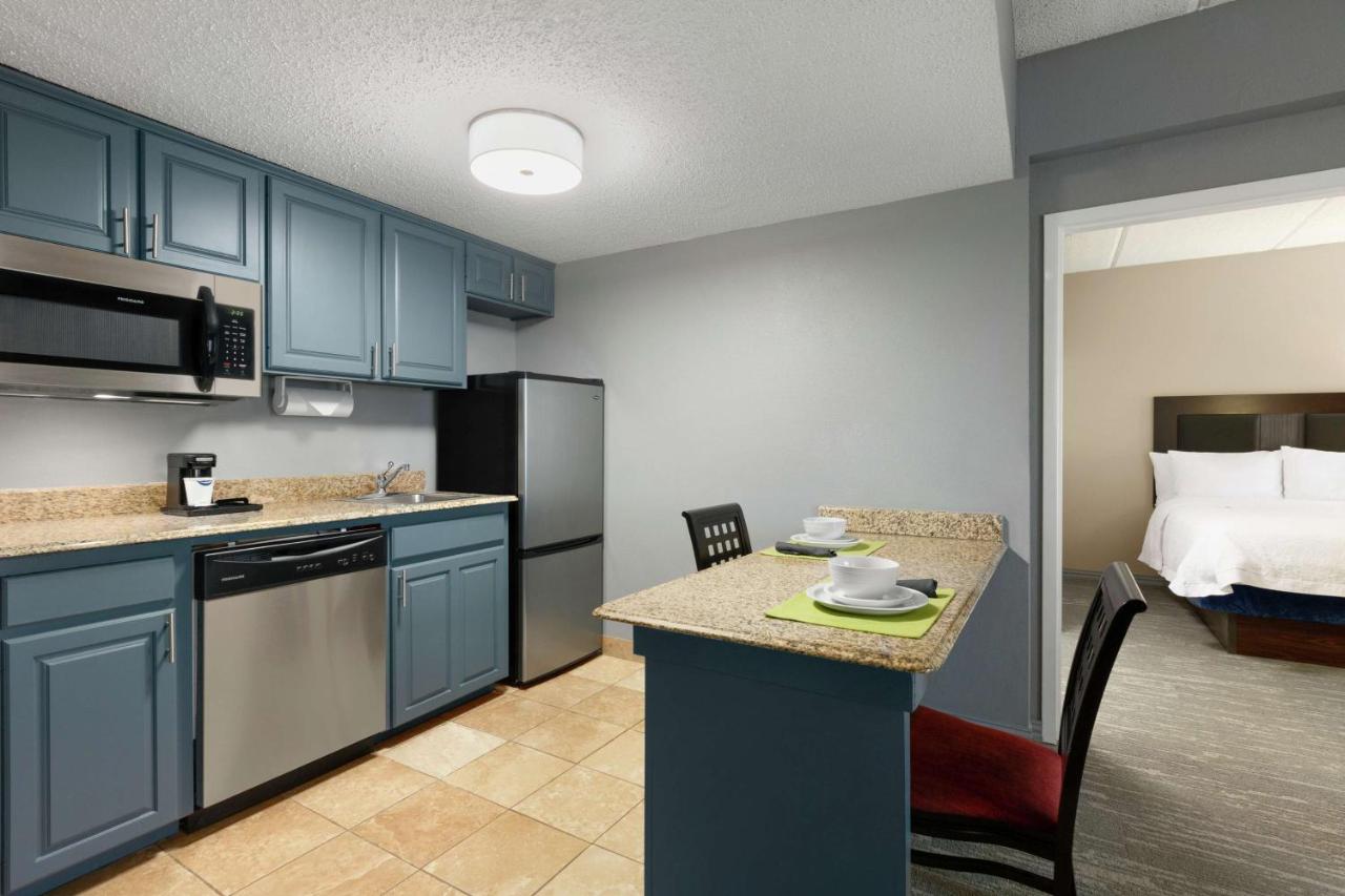 Non-Smoking Queen Suite with Kitchenette at Hampton Inn & Suites Houston/Clear Lake-Nasa Area
