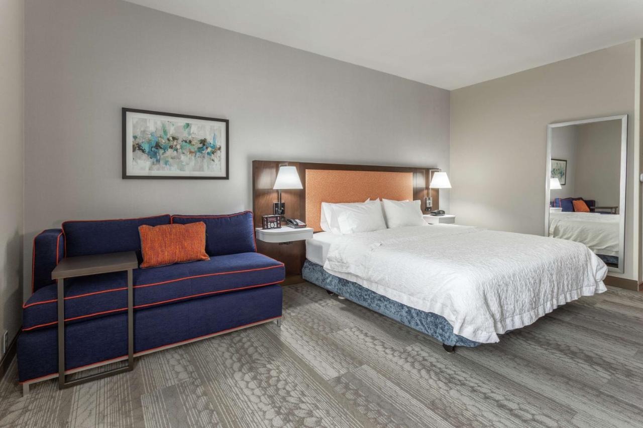 King Room - Disability Access/Non-Smoking at Hampton Inn Jefferson City at Capital Mall