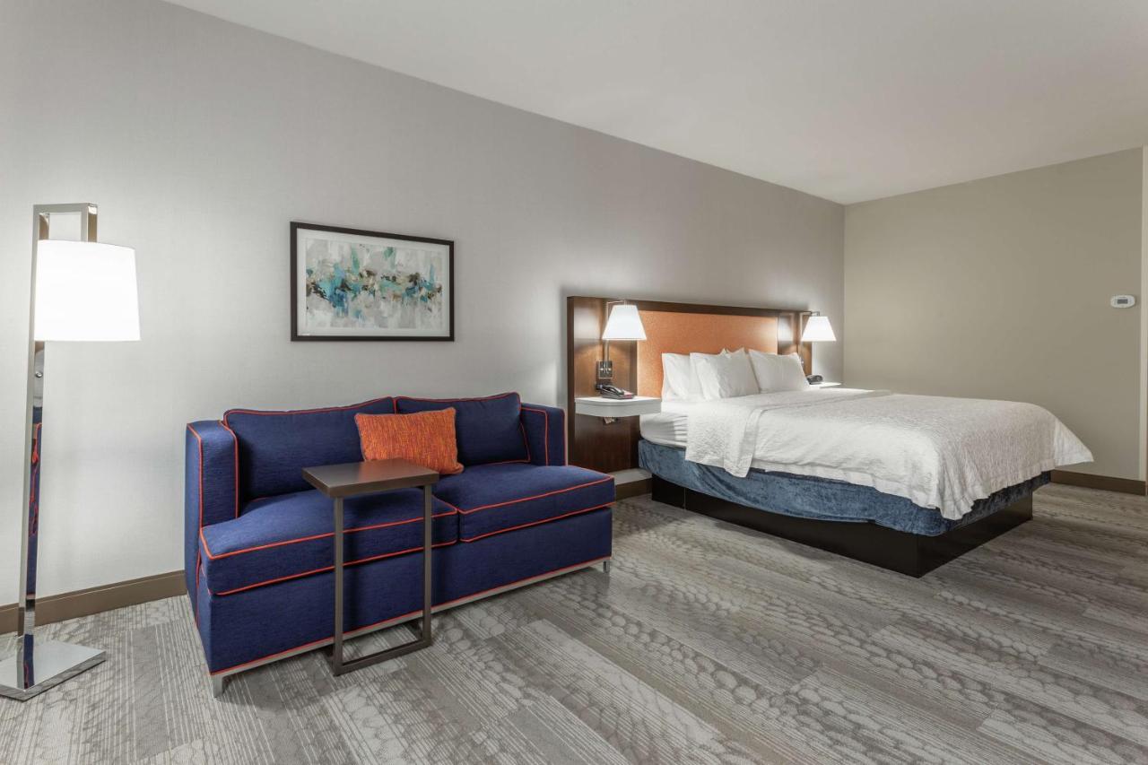 Non-Smoking King Study at Hampton Inn Jefferson City at Capital Mall