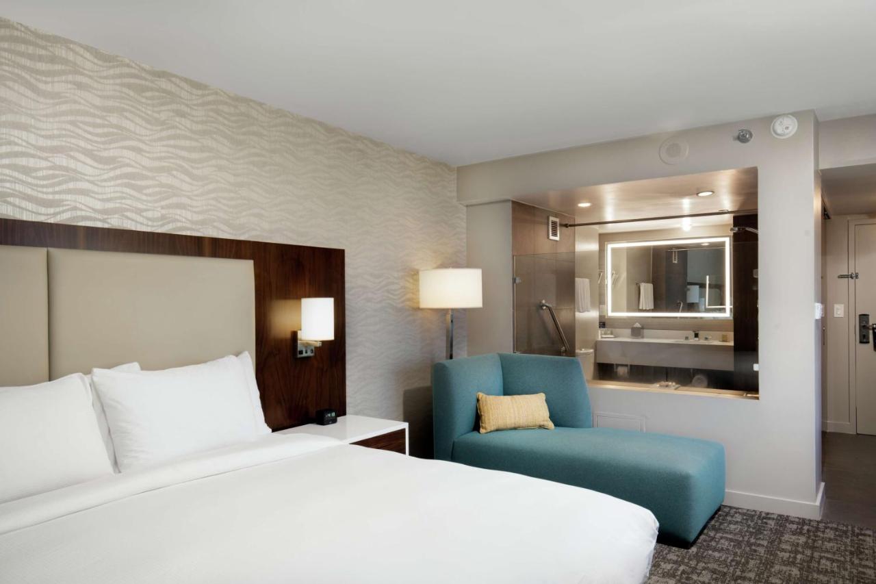 King Room with Bath Tub - Non-Smoking at DoubleTree by Hilton Monrovia - Pasadena Area