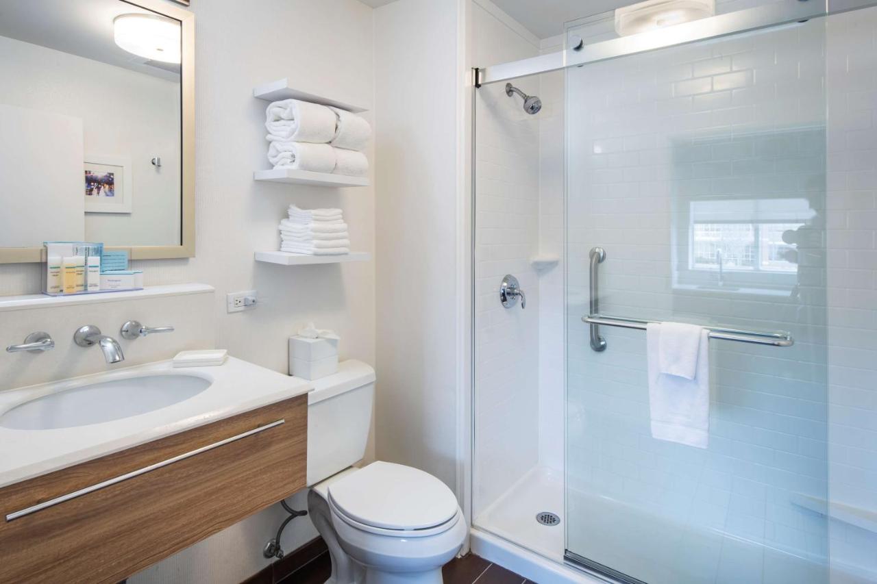 King Studio at Hampton Inn & Suites Chicago/Lincolnshire