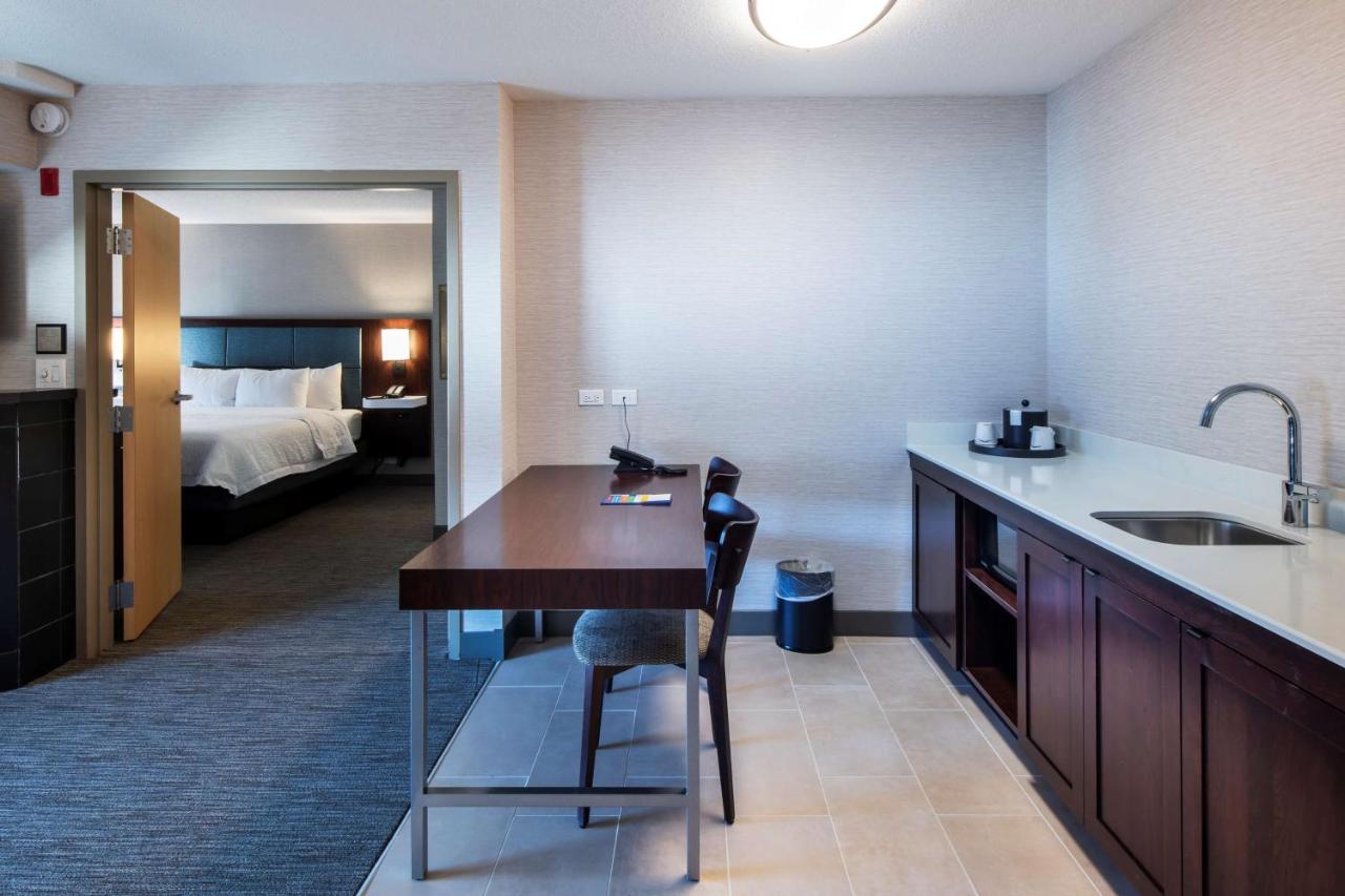 One-Bedroom King Suite with Fireplace at Hampton Inn & Suites Chicago/Lincolnshire