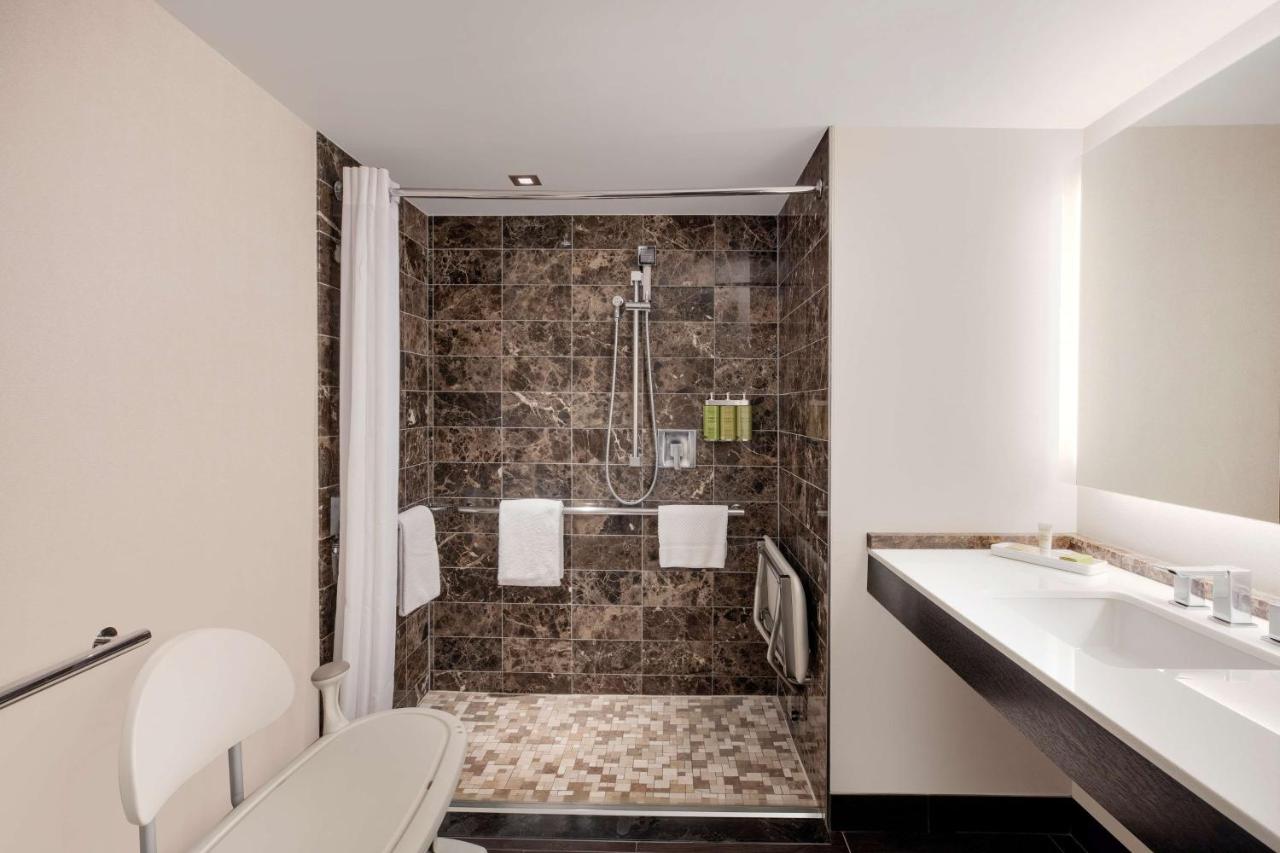 | Hilton McLean Tysons Corner