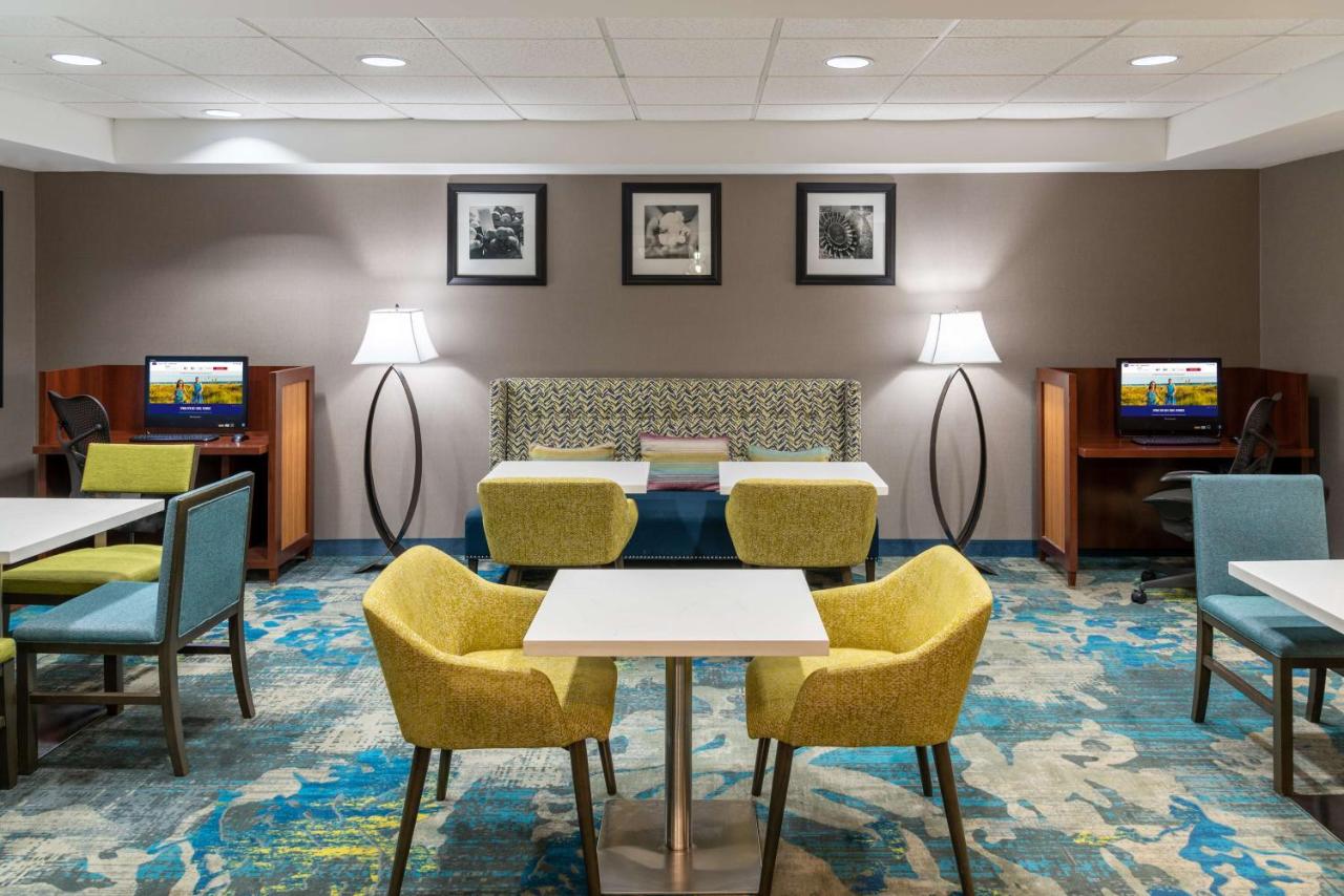 | Hampton Inn Kansas City-Lee's Summit