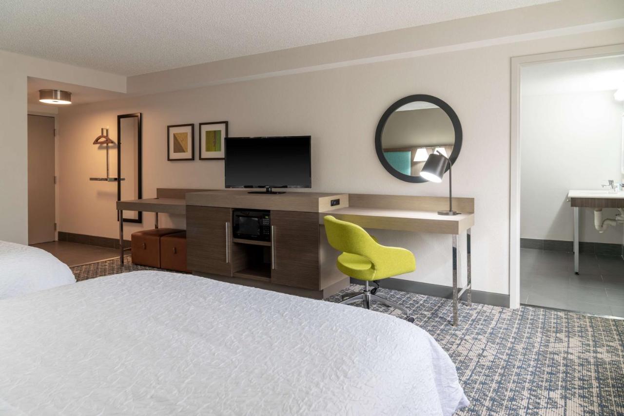 | Hampton Inn Kansas City-Lee's Summit