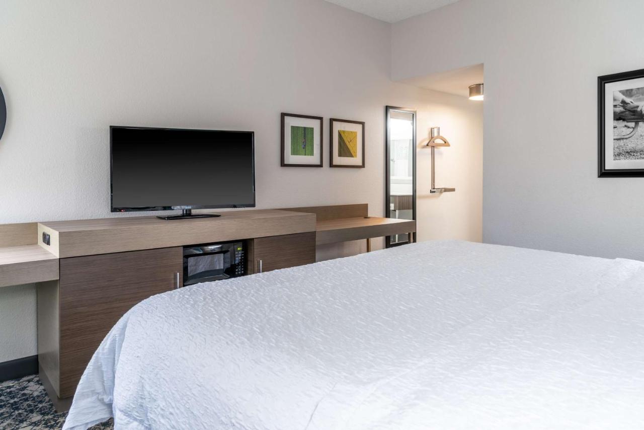 | Hampton Inn Kansas City-Lee's Summit