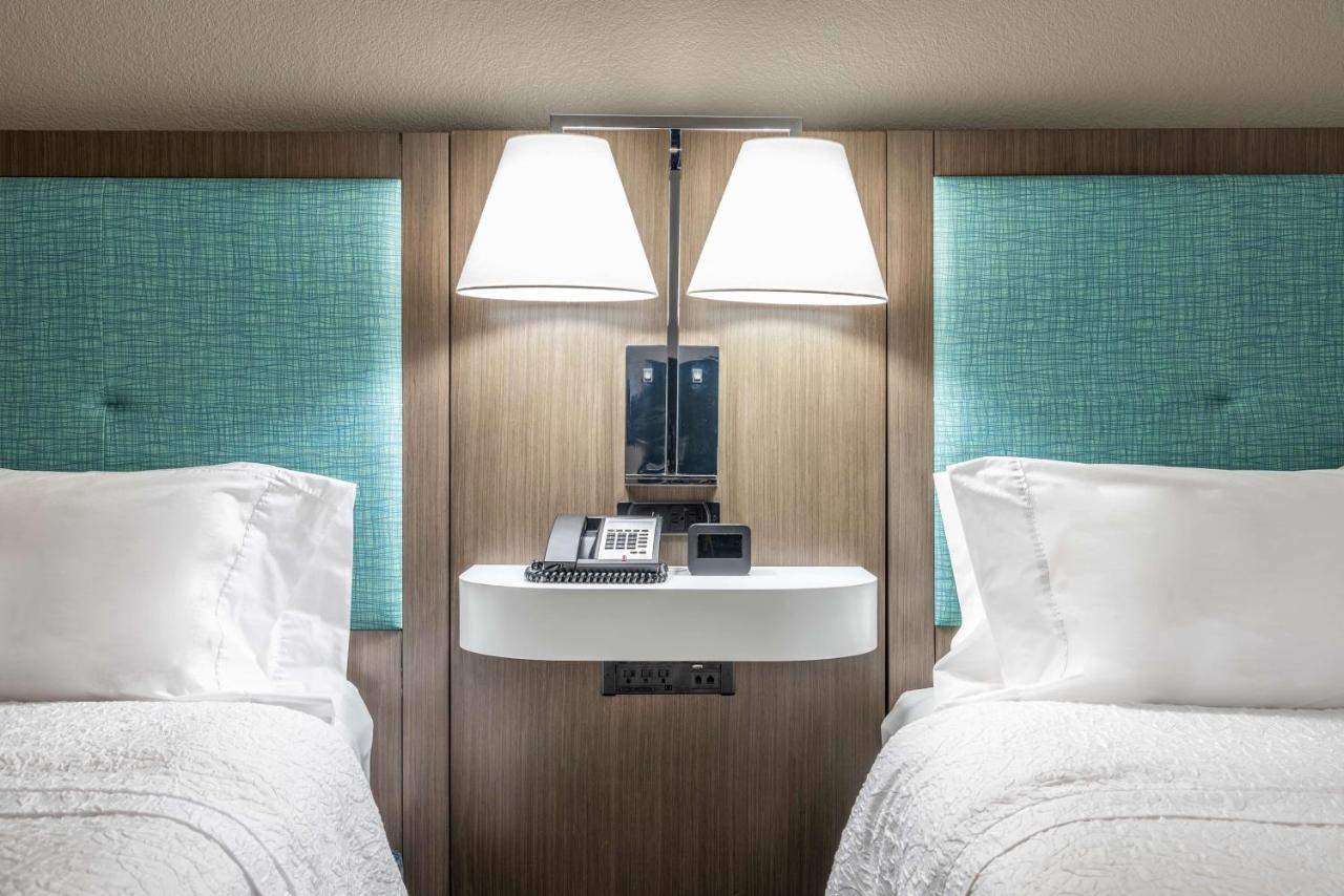 | Hampton Inn Kansas City-Lee's Summit
