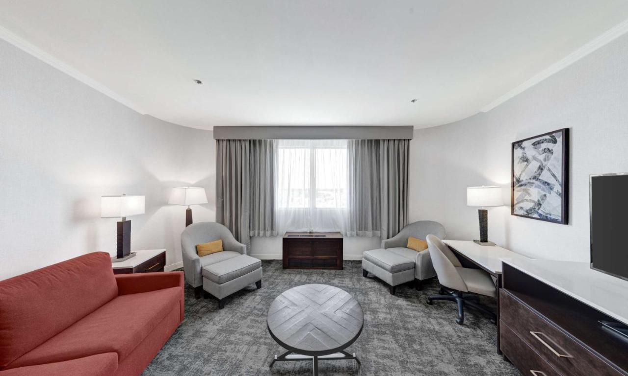 | Hilton Chicago/Oak Lawn