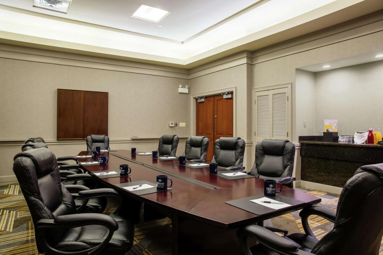 | Hilton Chicago/Oak Lawn