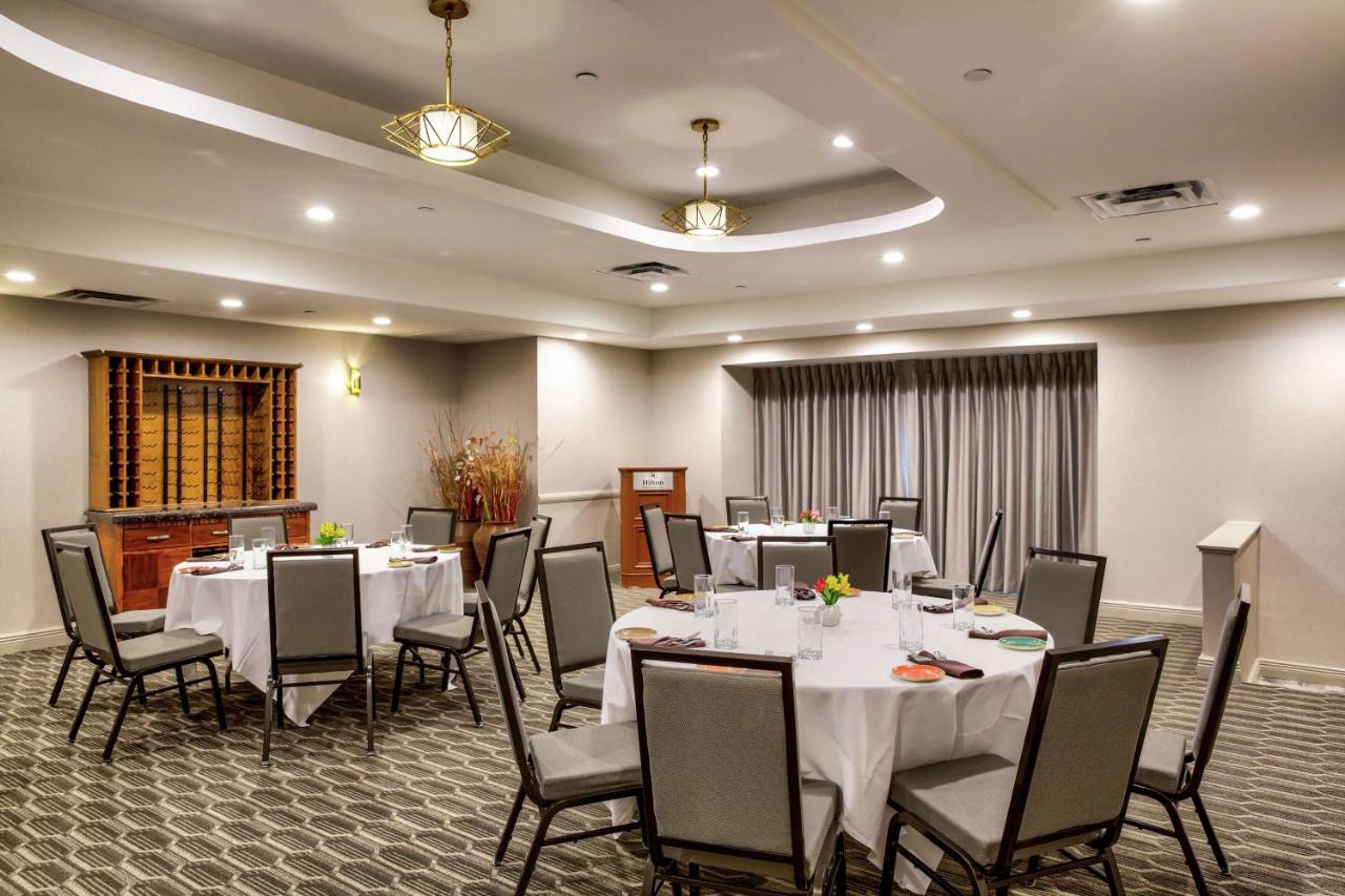 | Hilton Chicago/Oak Lawn