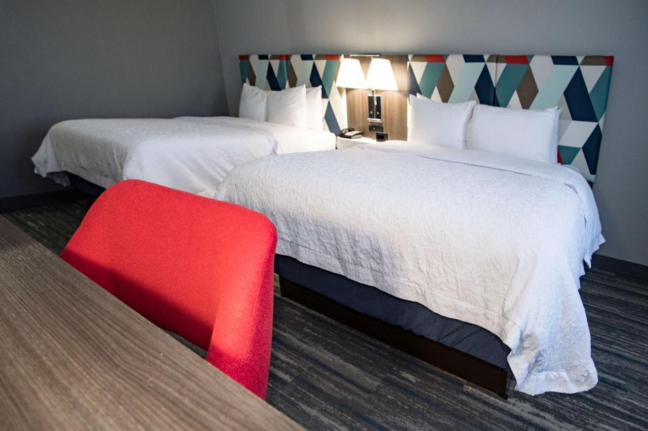 Queen Room - Non-Smoking at Hampton Inn Oklahoma City/Yukon
