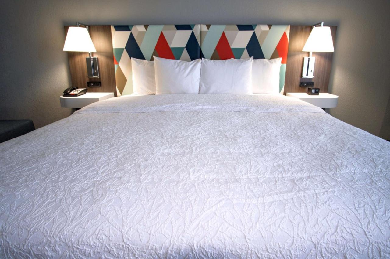 King Room - Non-Smoking at Hampton Inn Oklahoma City/Yukon
