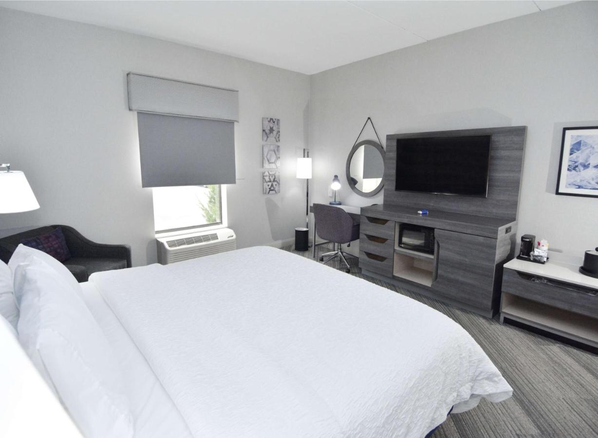 King Studio at Hampton Inn Auburn