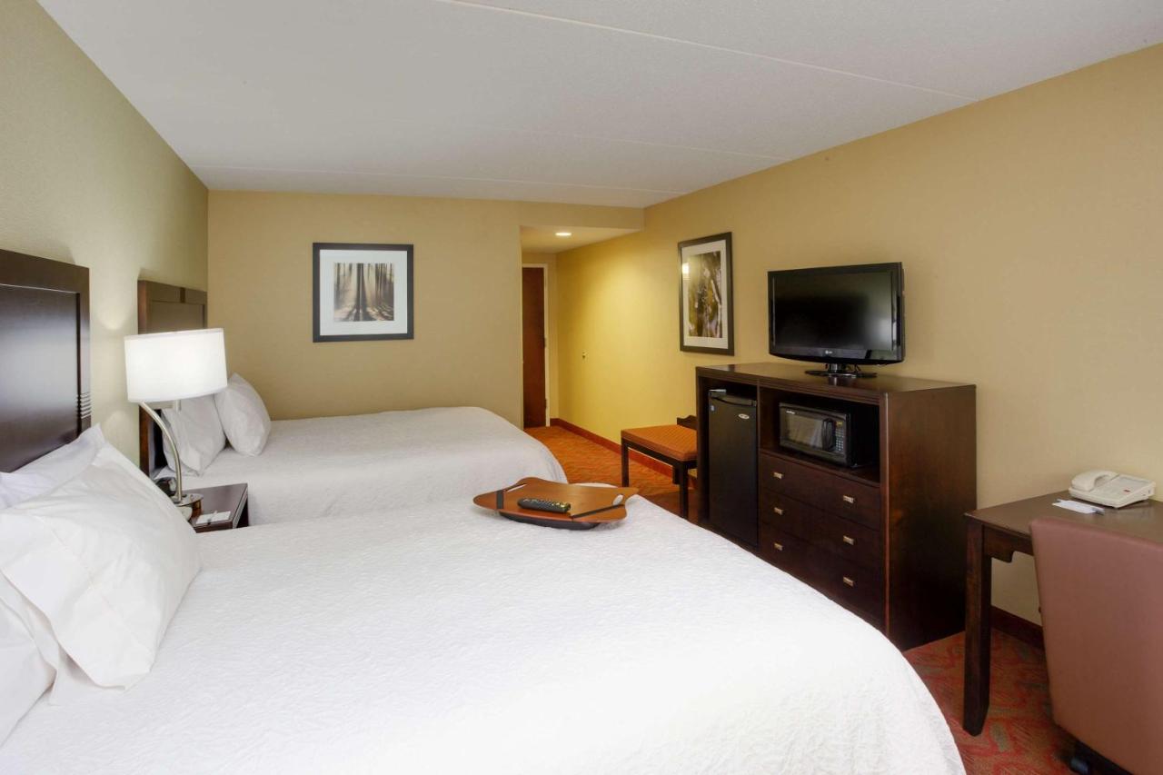 Queen Room with Two Queen Beds at Hampton Inn Auburn