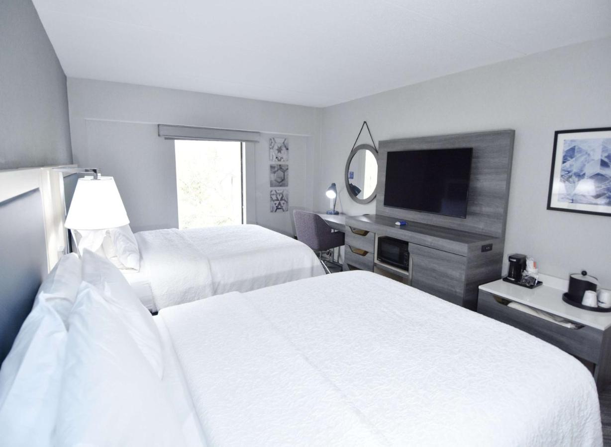 Queen Room with Two Queen Beds at Hampton Inn Auburn