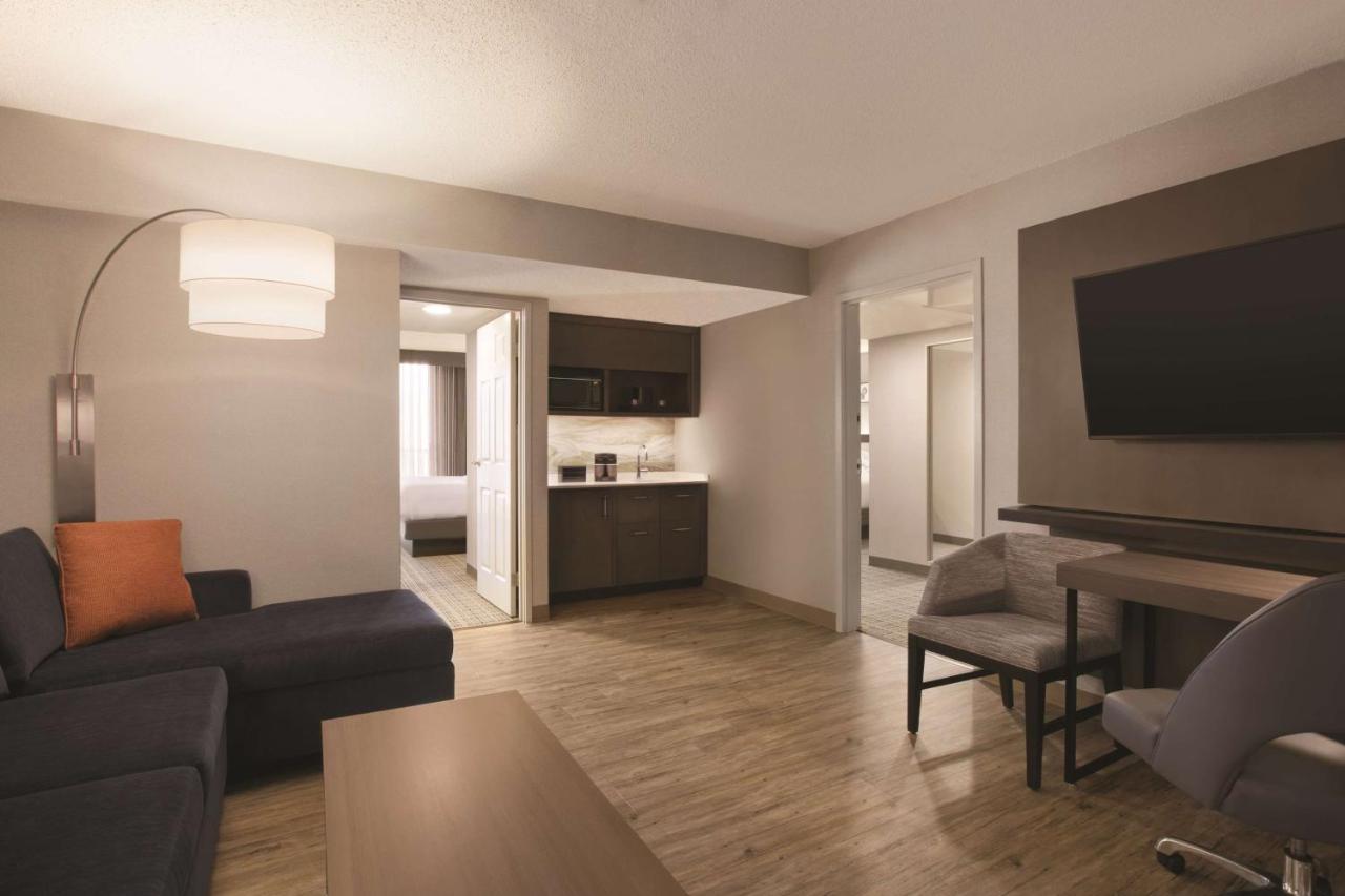 | Embassy Suites by Hilton Richmond