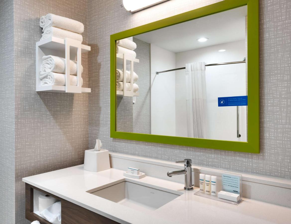 Queen Room with Two Queen Beds - Hearing Accessible at Hampton Inn & Suites Rockport-Fulton