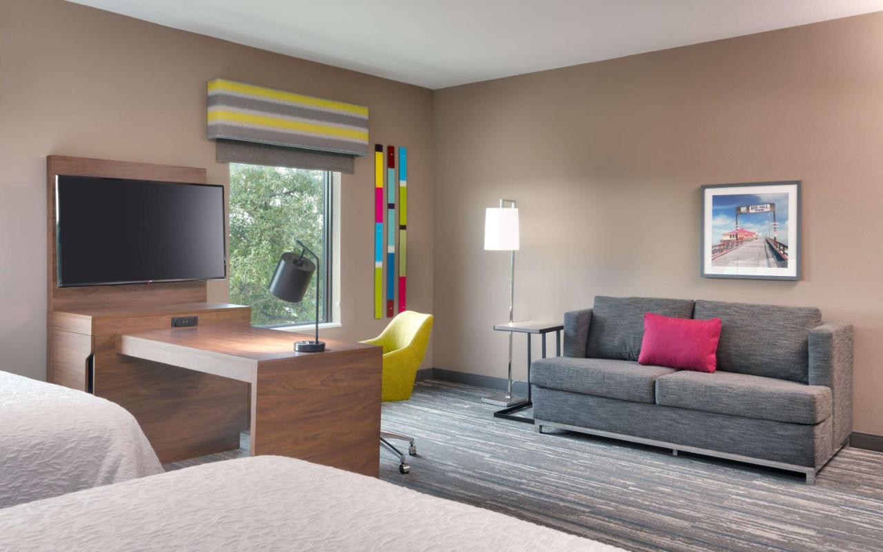Queen Studio with Sofa Bed - Non-Smoking at Hampton Inn & Suites Rockport-Fulton