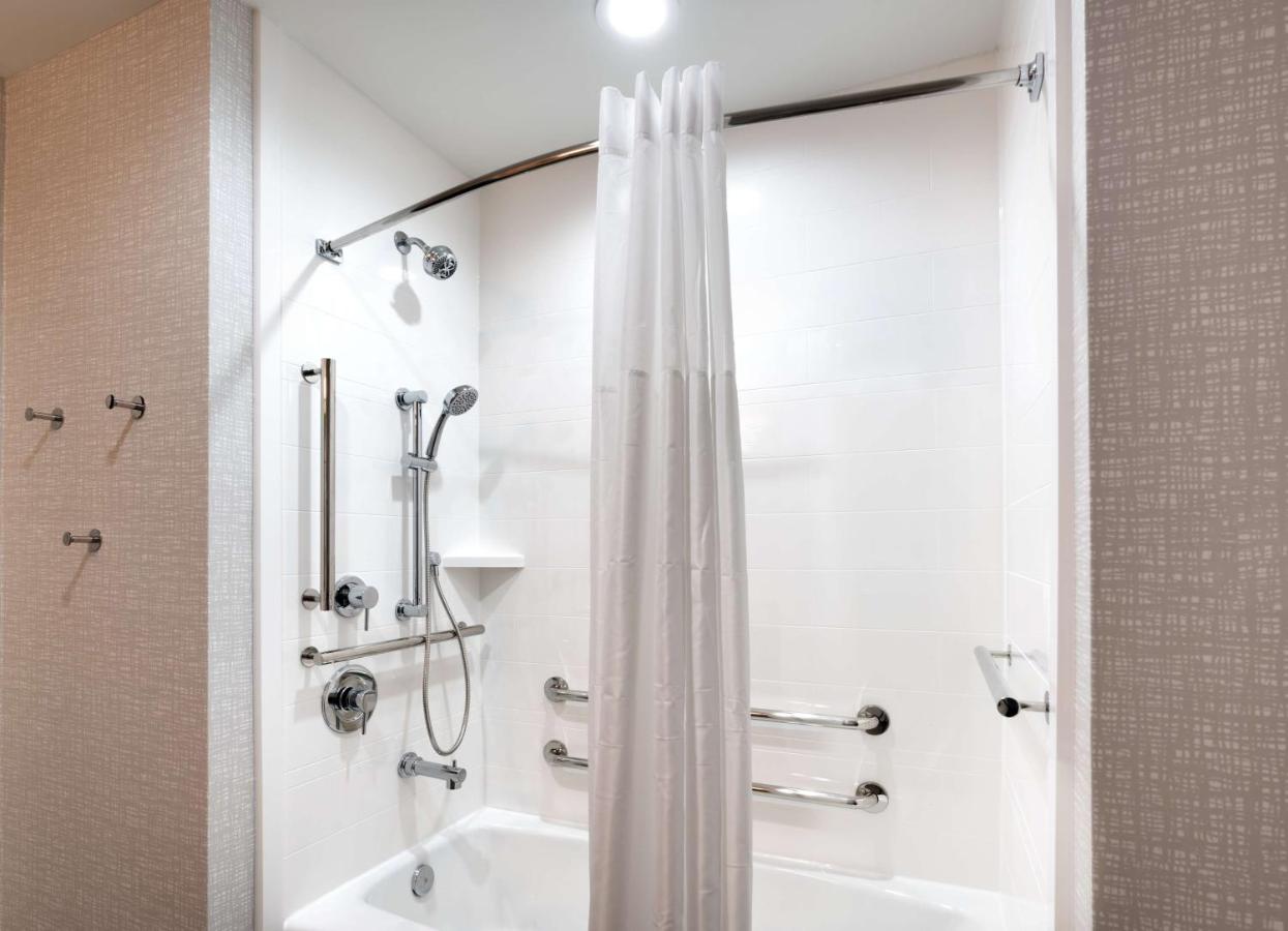 Queen Room with Two Queen Beds - Disability Access/Non-Smoking at Hampton Inn & Suites Rockport-Fulton