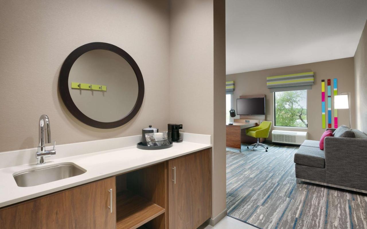 Queen Studio with Sofa Bed - Non-Smoking at Hampton Inn & Suites Rockport-Fulton