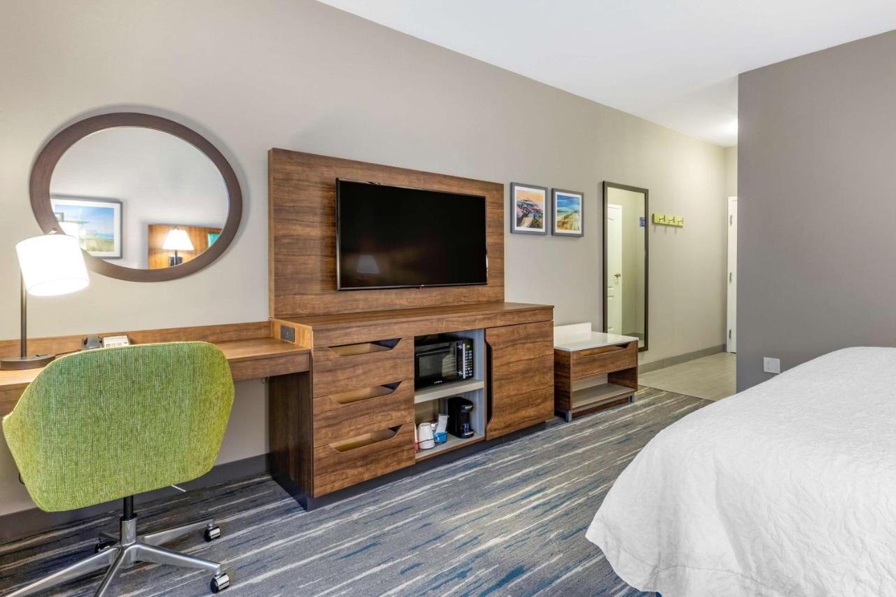 King Room at Hampton Inn Carlsbad-North San Diego County